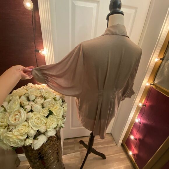 BCBG MaxAzria oversize puffy sleeves champagne colour blouse, XS - Picture 6 of 7